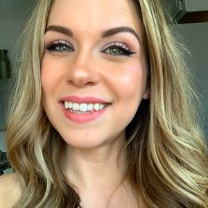 Meet your Posher: Hey! I’m Tessa. I’m a 28 year old mom of 2 living in AZ